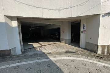 駐車場の出入り口