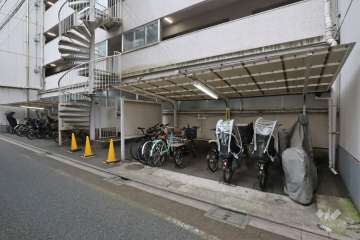 駐輪場（屋根付き）