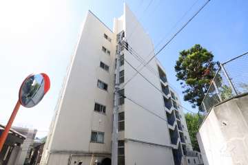 上目黒フラワーマンションの外観(北側から)