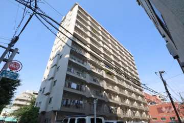 マンションの外観(南西側から)