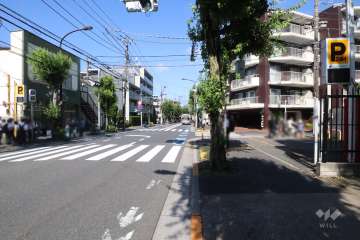 敷地北側の前面道路