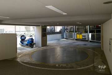 敷地内駐車場（屋内機械式）