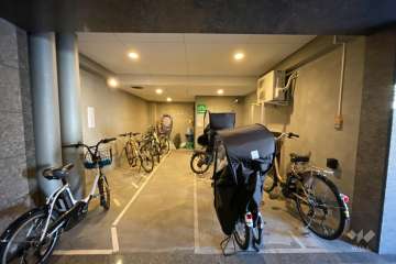 屋内に設けられた駐輪場