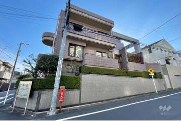 グランフォルム祐天寺の外観（西側から）