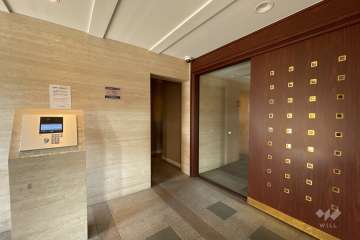 エントランスはオートロック付きです。