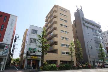 ライオンズマンション下目黒の外観(北東側から)