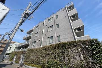 ワールドパレス学芸大学2の外観（南側から）　