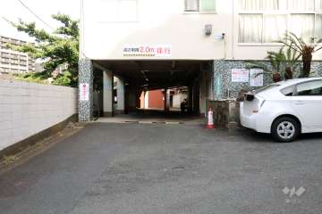 駐車場の出入り口