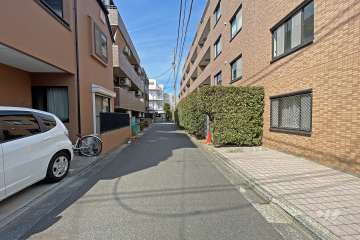 敷地南西側前面道路（南東側から）