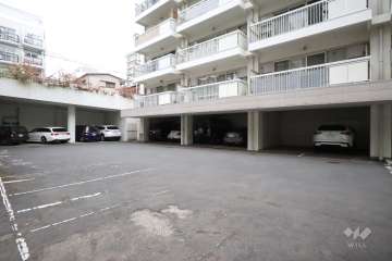 敷地内駐車場（屋内・屋外平面式）