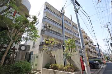 目黒第8コーポの外観（南東側から）