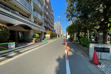 敷地東側の前面道路