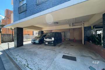 敷地内駐車場（屋内平面式）