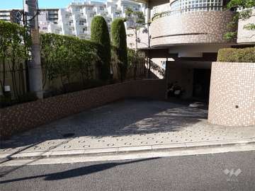 駐車場入り口