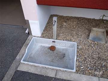 住戸入口横の外部水栓