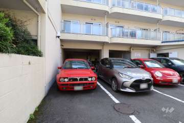 敷地内駐車場(屋外平面式）