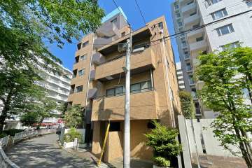ライオンズマンション都立大学の外観（西側から）