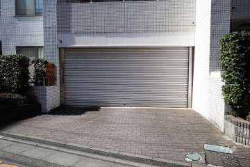 駐車場の出入り口