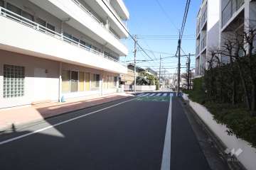 敷地南東側の前面道路　