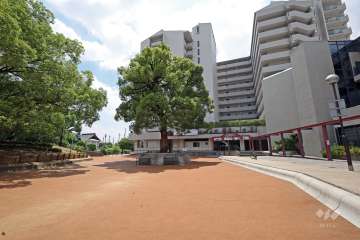 隣接広場
