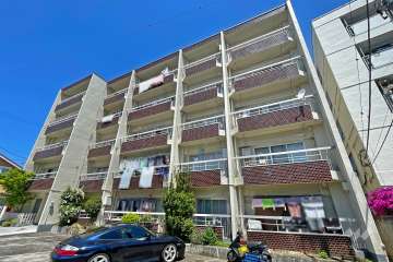 自由ヶ丘第七コーポの外観（南東側から）