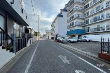 敷地北東側の前面道路