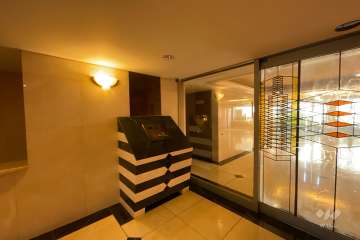 エントランスはオートロック付きです。