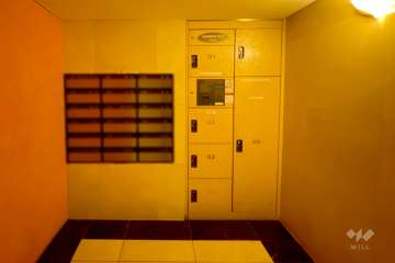 集合ポストと宅配ボックス