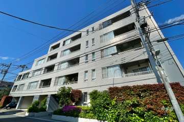 グランドメゾン都立大学の外観（南西側から）