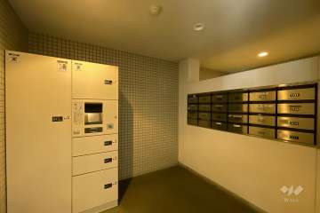 宅配ボックスと共用ポストボックス