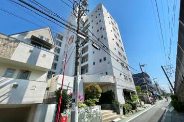 シャンボール都立大の外観（北西側から）