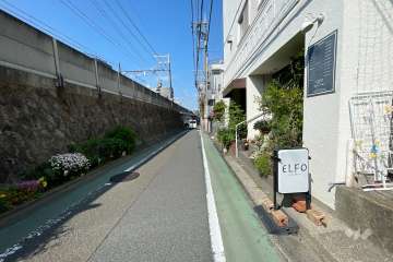 敷地北西側の前面道路