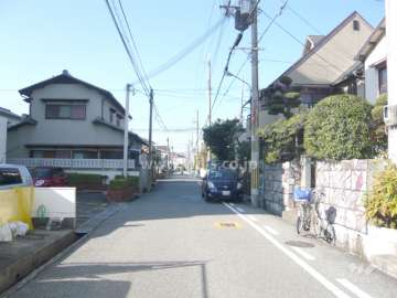 周辺の街並み（区画の整った住宅地です）