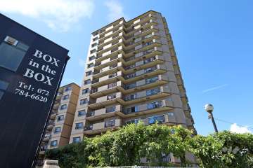 エンゼルハイムリバーサイド武庫川の外観(南東側から)