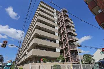 日商岩井碑文谷マンションの外観（南西側から）