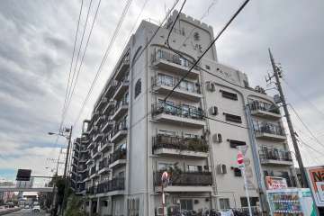 豊栄平町マンションの外観（北側から）