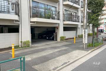 駐車場の出入り口