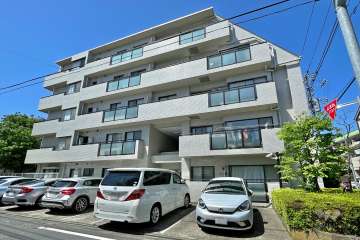 目黒原町パークホームズの外観（東側から）