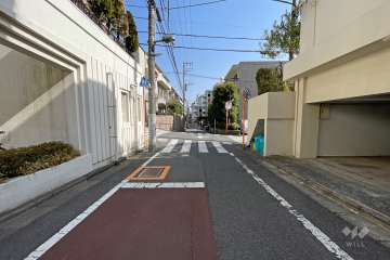 敷地南西側の前面道路