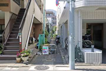 敷地の南東側通路