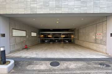 敷地内駐車場（屋内機械式）