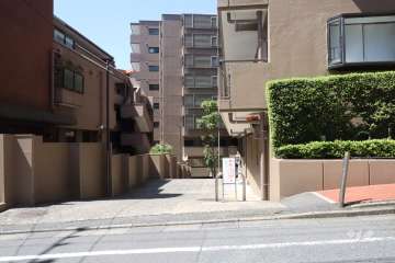駐車場の出入り口