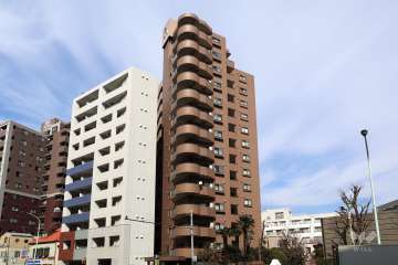 朝日シティパリオ中目黒の外観（南西側から）