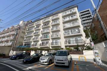 秀和目黒レジデンスの外観(南側から）