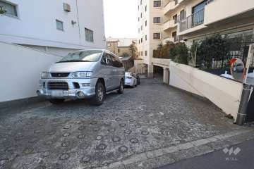 駐車場の出入り口