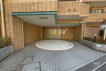 駐車場出入り口