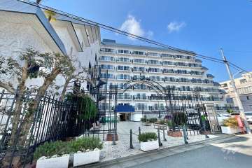 秀和恵比寿レジデンスの外観(南東側から）