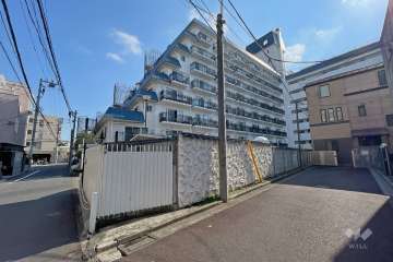 秀和恵比寿レジデンスの外観(北側から）