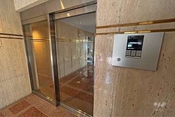 エントランスはオートロック付きです。