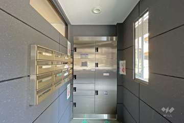 共用ポストと宅配ボックス